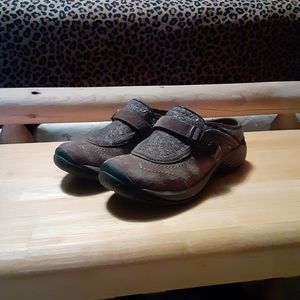 Women's Slip On Merrell Shoes